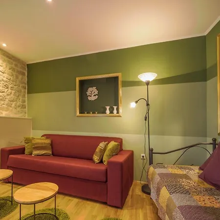 Olive Grove Of - With Gallery Apartment