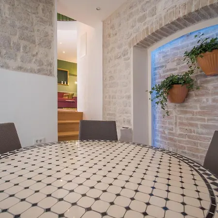 Olive Grove Of - With Gallery Apartment