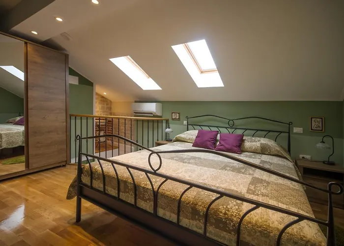 Olive Grove Of - With Gallery 公寓 希贝尼克