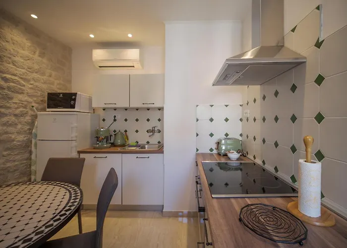 公寓 Olive Grove Of - With Gallery 希贝尼克